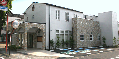 三和皮フ科｜駐車場